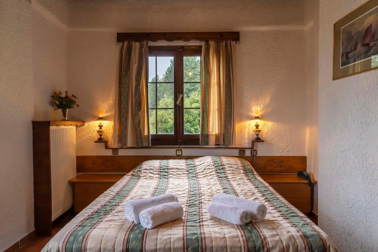 Hotel Makkas Krentis Екстер'єр фото